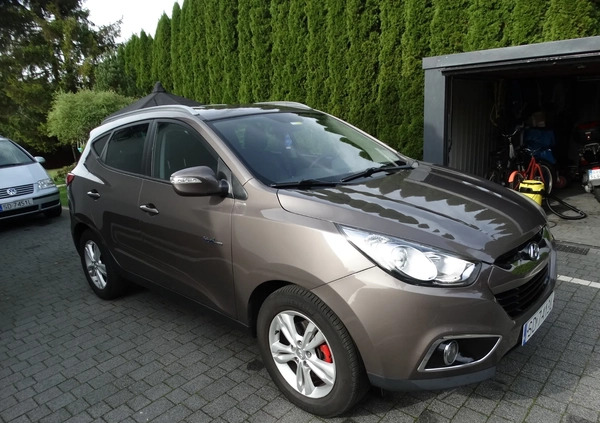 Hyundai ix35 cena 36900 przebieg: 205000, rok produkcji 2011 z Świebodzin małe 154